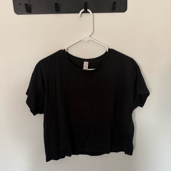 Lululemon Cates short sleeve cropped t-shirt - Picture 1 of 4